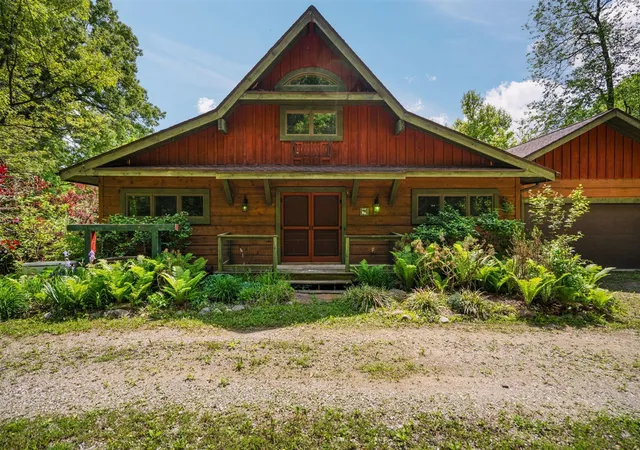3rd image of 210 Spring Lake Dr, Chelsea, MI 48118 | MLS# 70535634