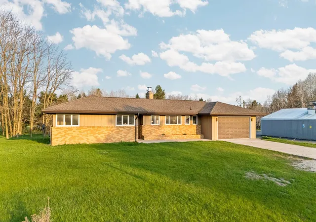 Homes for sale in Bellaire, MI | 402 S Division St, Bellaire, MI 49615 | MLS# 80070509