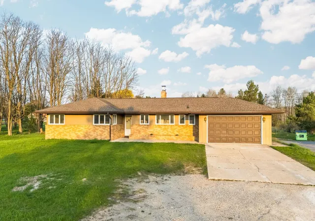 Homes for sale in Bellaire, MI | 402 S Division St, Bellaire, MI 49615 | MLS# 80070509