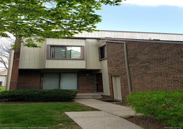Photo 3 of Condo for sale at 5872 Vassar, West Bloomfield, MI 48322 3544 | MLS# 60989704 | Listing updated on 2026-09-12