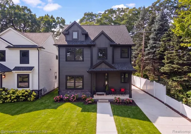 1st image of 1935 Brookwood Ave, Royal Oak, MI 48073 | MLS# 61018474