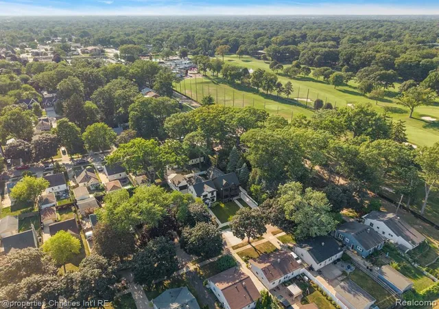2nd image of 1935 Brookwood Ave, Royal Oak, MI 48073 | MLS# 61018474