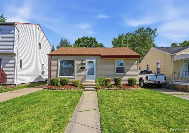 Homes for sale in Garden City, MI | 28960 Elmwood St, Garden City, MI 48135 | MLS# 61001338