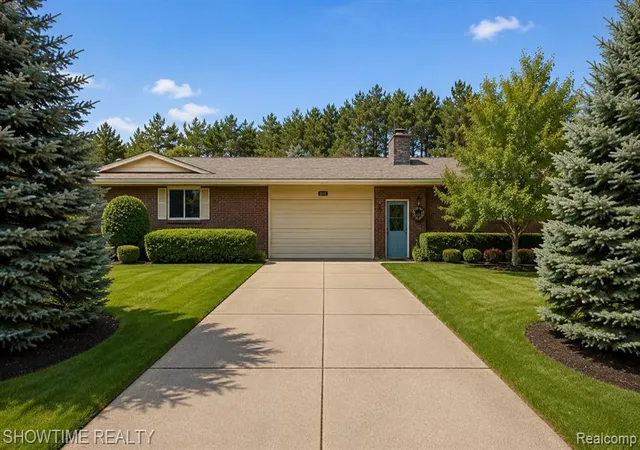 3rd image of 1661 Madeline Dr, Lapeer, MI 48446 | MLS# 61003824