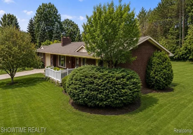49th image of 1661 Madeline Dr, Lapeer, MI 48446 | MLS# 61003824