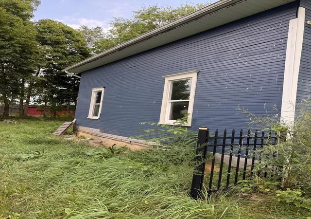 Photo 2 of Sale Pending at 411 S Mulberry St, Marshall, MI 49068 | MLS# 50220218 | Listing updated on 2026-09-17