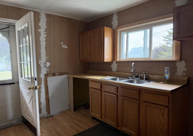 Photo 3 of Single family home for sale at 701 N Catherine St, Bay City, MI 48706 | MLS# 50219453 | Listing updated on 2026-10-19