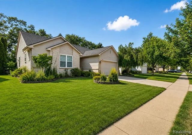 3rd image of 11897 Chase Blvd, Livonia, MI 48150 5039 | MLS# 61024252