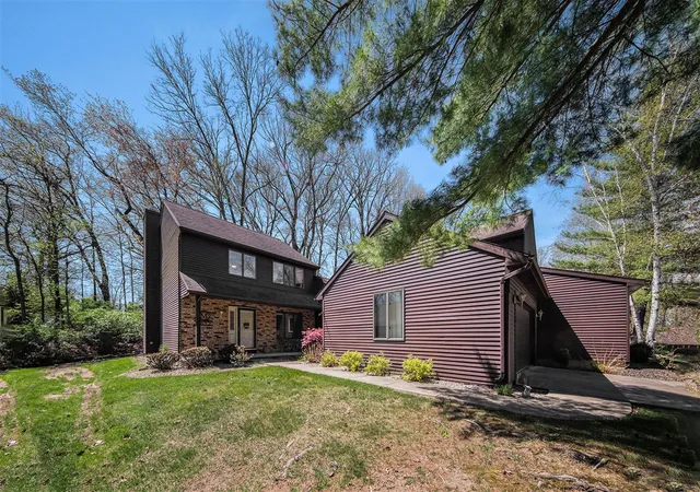 2nd image of 1852 Wedgefield, Jackson, MI 49201 | MLS# 70466014