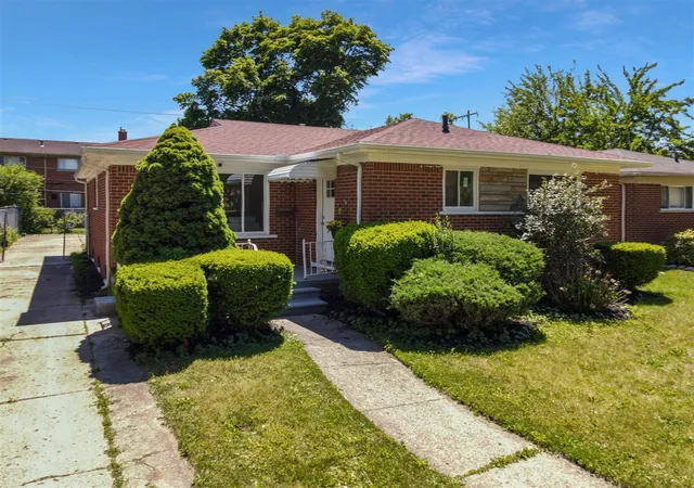 Photo 2 of Single family home for sale at 15241 Pearson St, Oak Park, MI 48237 | MLS# 70551201 | Listing updated on 2026-08-29