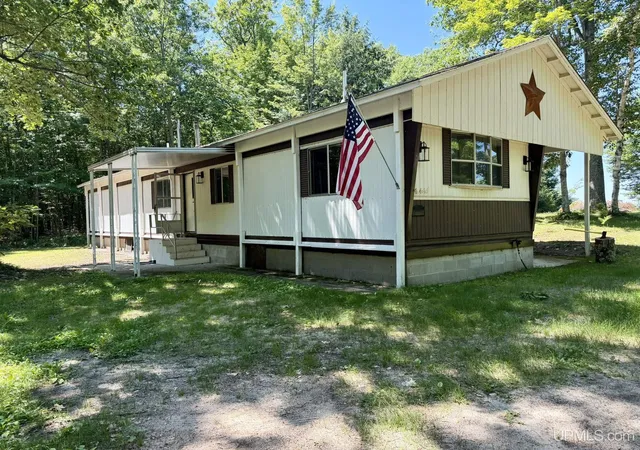 Photo 1 of Single family home for sale at 8923 0025 Rd, Garden, MI 49835 | MLS# 50215246 | Listing updated on 2026-09-03