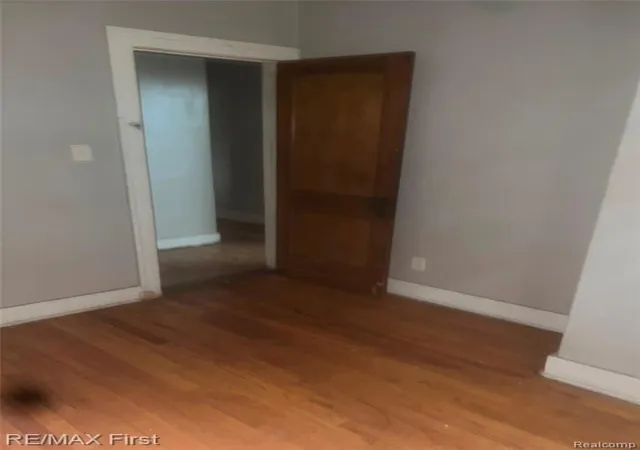 Photo 4 of Sale Pending at 6400 Seminole St, Detroit, MI 48213 | MLS# 61001139 | Listing updated on 2026-07-29