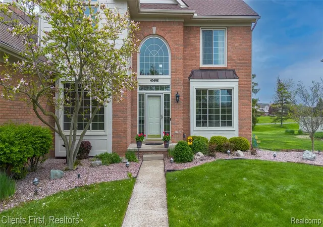 Homes for sale in Canton, MI | 45498 Muirfield Dr, Canton, MI 48188 | MLS# 60990137