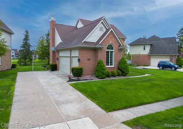 Homes for sale in Canton, MI | 45498 Muirfield Dr, Canton, MI 48188 | MLS# 60990137