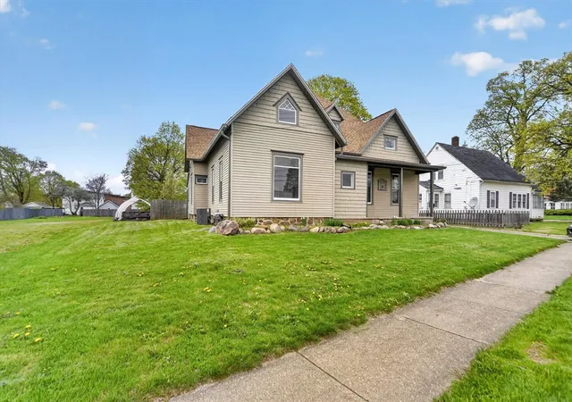 Homes for sale in Marshall, MI | 206 Exchange St, Marshall, MI 49068 | MLS# 70527827