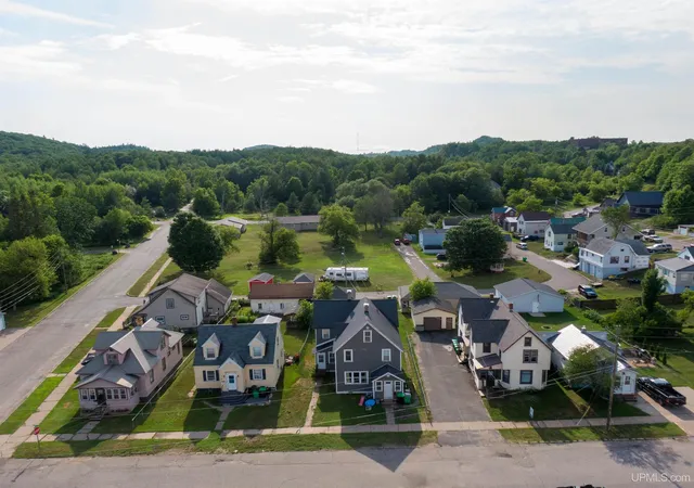 Listing Photo 3 - Condo for sale in building located at 309 Tobin St, Negaunee, MI 49866