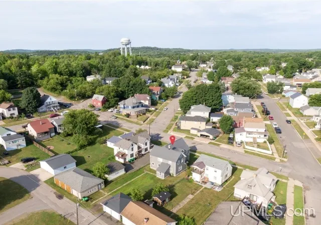 Listing Photo 4 - Condo for sale in building located at 309 Tobin St, Negaunee, MI 49866