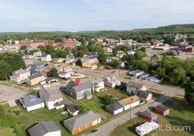 Listing Photo 5 - Condo for sale in building located at 309 Tobin St, Negaunee, MI 49866