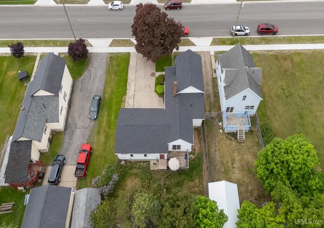 Homes for sale in Manistique, MI | 218 N Houghton Ave, Manistique, MI 49854 | MLS# 50210824