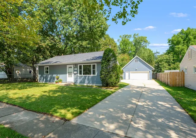 Photo 2 of Sale Pending at 2227 E Cork St, Kalamazoo, MI 49001 | MLS# 70554024 | Listing updated on 2026-08-26