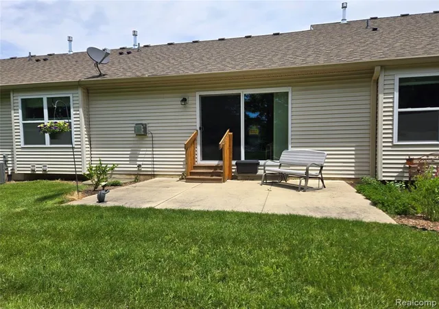 Homes for sale in Brighton, MI | 1884 Egret Pointe, Brighton, MI 48114 | Houzeo