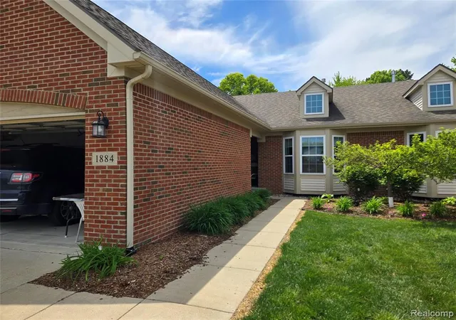 Homes for sale in Howell, MI | 1884 Egret Pointe, Howell, MI 48843