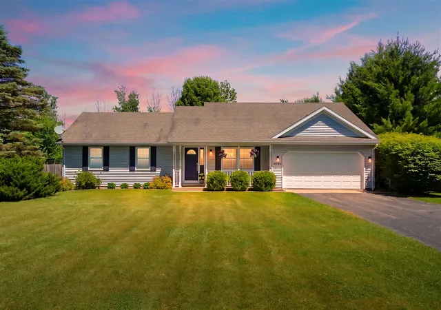 Homes for sale in Richland, MI | 8146 N 27th St, Richland, MI 49083 | MLS# 70538952