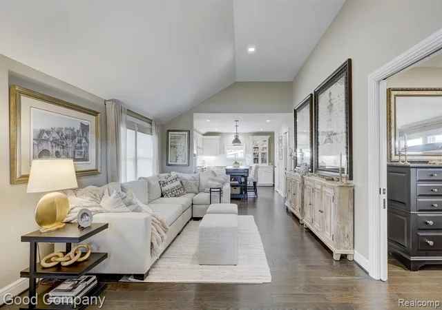 3rd image of 3105 Culbertson Ave, Rochester Hills, MI 48307 | MLS# 60999613