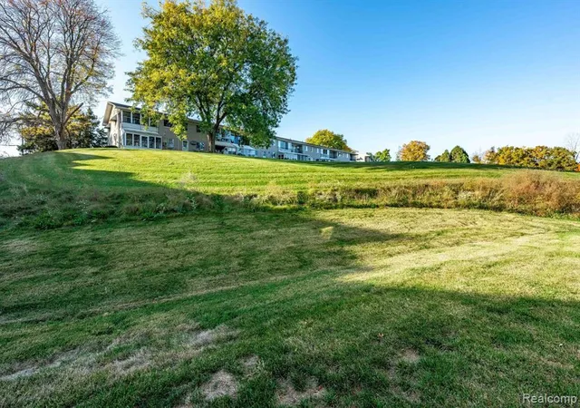 4th image of 11306 Woodruff Lake, Brighton, MI 48116 | MLS# 60316179