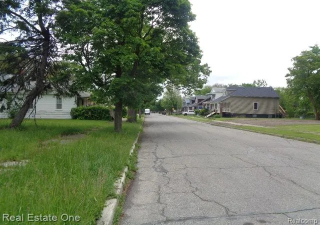 Homes for sale in Detroit, MI | 8167 Woodlawn St, Detroit, MI 48213 | MLS# 60397568