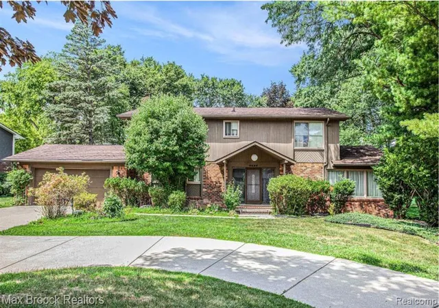 Photo 1 of Sale Pending at 5622 Powder Horn Dr, West Bloomfield, MI 48322 | MLS# 60975484 | Listing updated on 2026-07-07