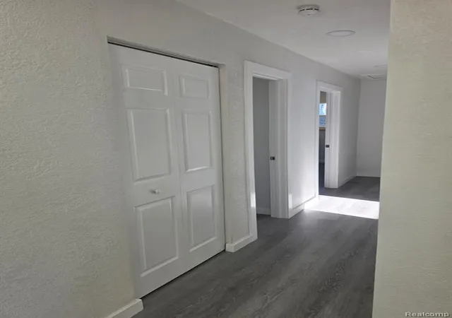 Photo 3 of Single family home for sale at 1126 Ossington Ave, Flint, MI 48507 1511 | MLS# 61025790 | Listing updated on 2026-08-30