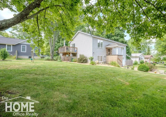 Photo 2 of Single family home for sale at 420 Sciota St, Laingsburg, MI 48848 | MLS# 50215598 | Listing updated on 2026-08-19