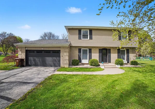Homes for sale in Mount Pleasant, MI | 1105 N Fairfield Dr, Mount Pleasant, MI 48858 | MLS# 80067819
