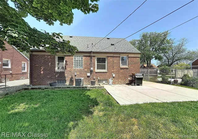 22nd image of 1757 Riverbank St, Lincoln Park, MI 48146 3839 | MLS# 60994456