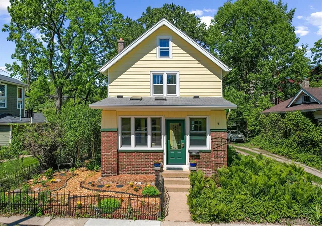 Homes for sale in Ann Arbor, MI | 515 N Ashley St, Ann Arbor, MI 48103 | MLS# 70541302