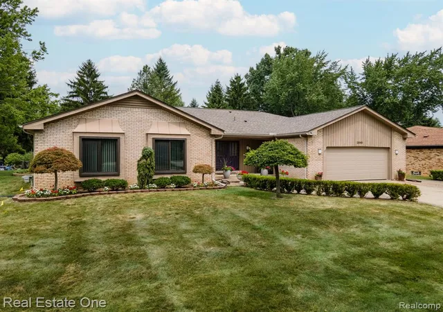 2nd image of 2048 Connolly Dr, Troy, MI 48098 | MLS# 61020759