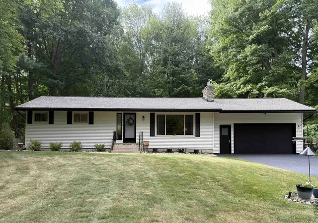 Photo 1 of Single family home for sale at 3952 E Kens Ln, Midland, MI 48642 | MLS# 50219947 | Listing updated on 2026-08-28