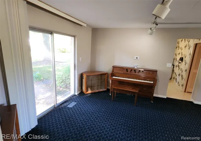 Photo 4 of Single family home for sale at 6965 N Adams Rd, Bloomfield Hills, MI 48304 | MLS# 60997870 | Listing updated on 2026-07-07