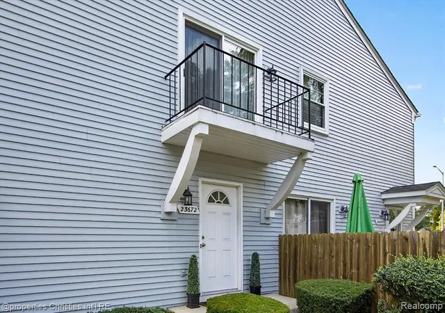Photo 3 of Sale Pending at 23672 N Rockledge, Novi, MI 48375 | MLS# 61025538 | Listing updated on 2026-09-04