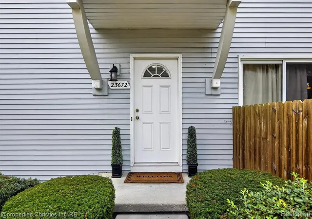 Photo 4 of Sale Pending at 23672 N Rockledge, Novi, MI 48375 | MLS# 61025538 | Listing updated on 2026-09-04