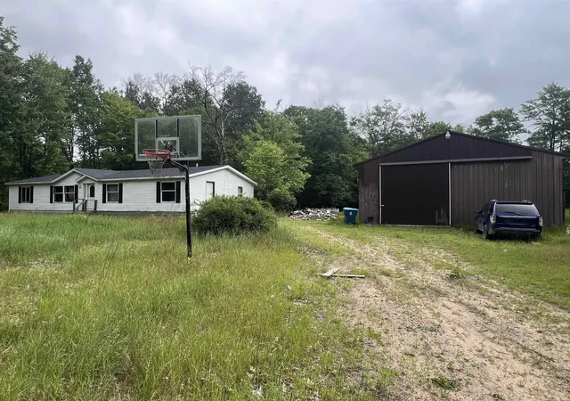 2nd image of 1600 Patty K Ln, Harrison, MI 48625 | MLS# 50212862