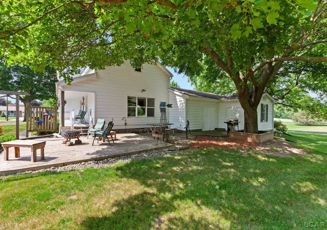 Homes for sale in Tecumseh, MI | 807 Conklin Dr, Tecumseh, MI 49286 | MLS# 50211006