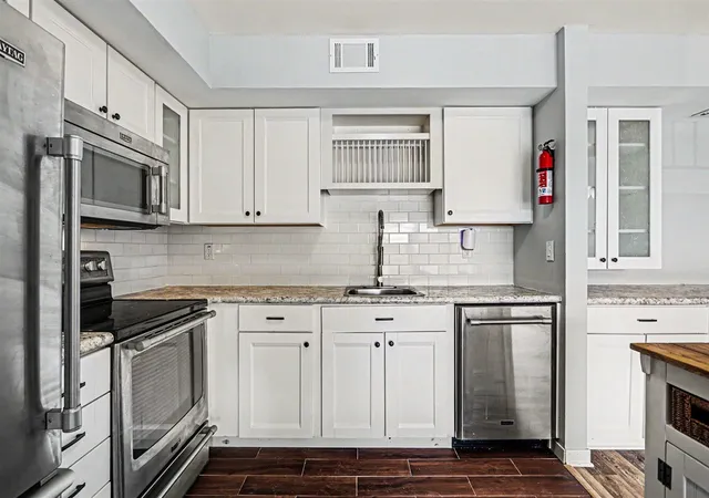 Homes for sale in Kalamazoo, MI | 734 W Kilgore Rd #303, Kalamazoo, MI 49008 | MLS# 70535556