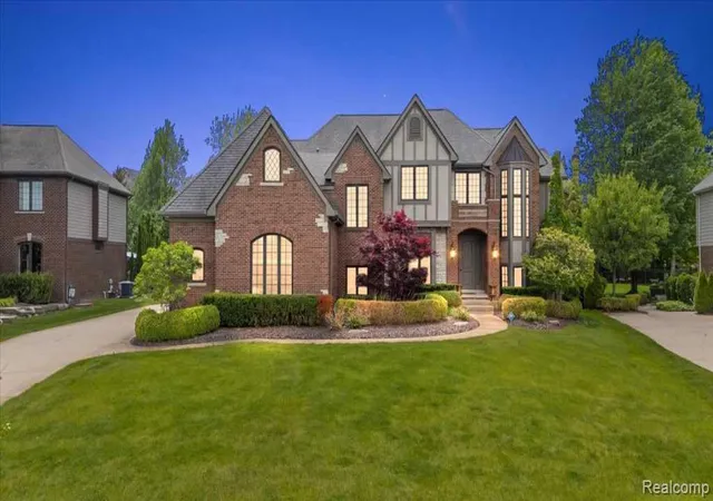 2nd image of 2885 Ambleside Ct, Rochester, MI 48306 | MLS# 60996133