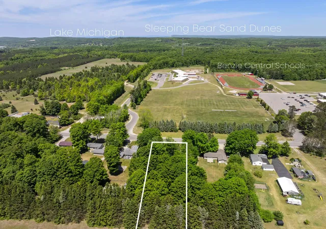 Homes for sale in Benzonia, MI | 9077 Homestead Rd, Benzonia, MI 49616 | MLS# 80069308