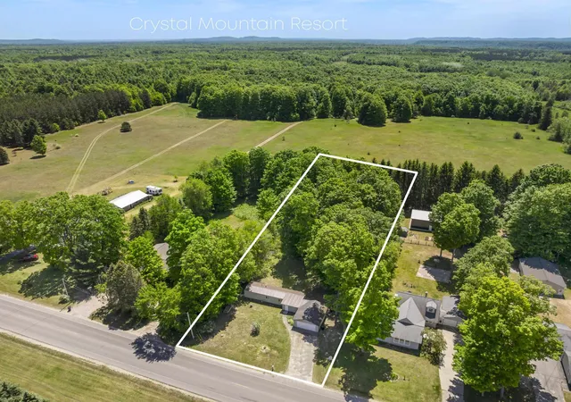 Homes for sale in Benzonia, MI | 9077 Homestead Rd, Benzonia, MI 49616 | MLS# 80069308
