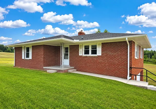 Homes for sale in Manchester, MI | 18100 English Rd, Manchester, MI 48158 | MLS# 70542084