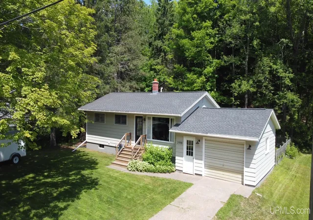Homes for sale in Chassell, MI | 21998 Chassell Painesdale Rd, Chassell, MI 49916 | MLS# 50213937