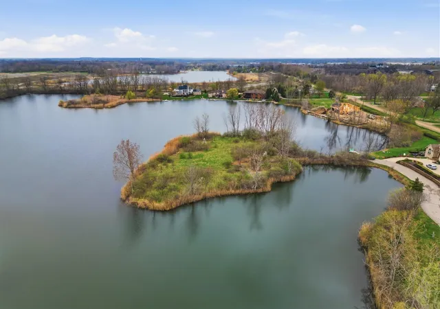 11th image of 52451 Caddy Ln, South Lyon, MI 48178 | MLS# 70526239